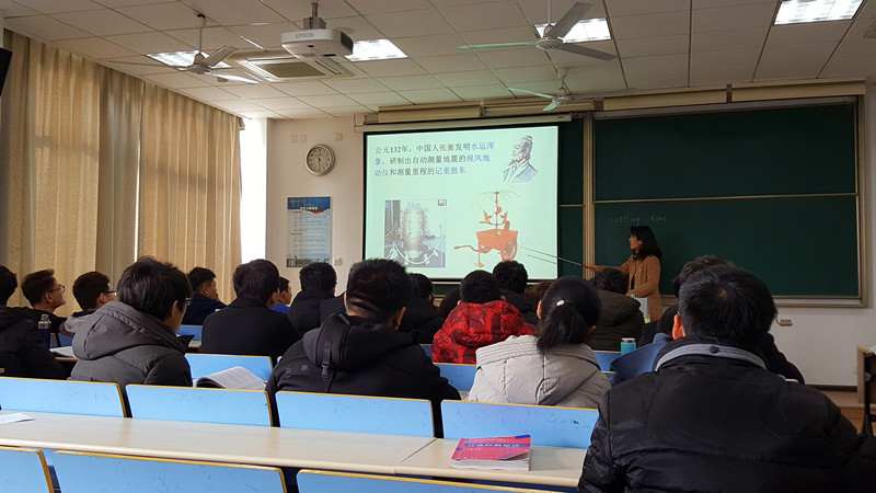 2018-2-26-新学期课堂一派生机盎然-国产福利姬
开学查课纪实 (2)_副本.jpg